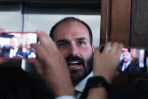 Ex-deputado Eduardo Bolsonaro (PL-SP) — Foto: Ex-deputado Eduardo Bolsonaro (PL-