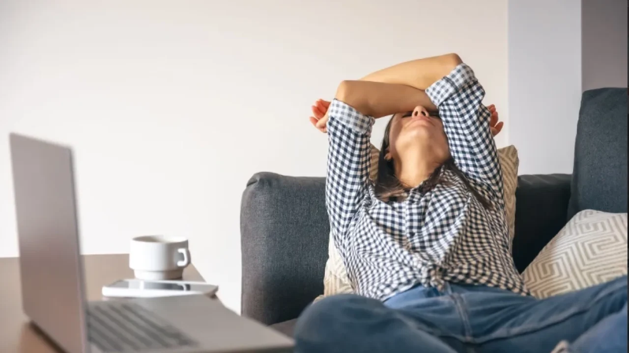 Ficar muito tempo parado pode afetar a saúde — Foto: Ficar muito tempo parado po