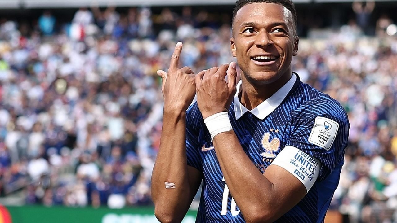 AFP__20260616__B7BW68Q__v1__HighRes__FblWc2026Match17FraSen