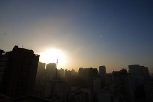 O instituto monitora as condições no Oceano Pacífico Equatorial, quanto à Temper