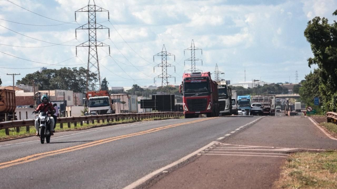Motoristas devem planejar a viagem antes de pegar a estrada. — Foto: Motoristas
