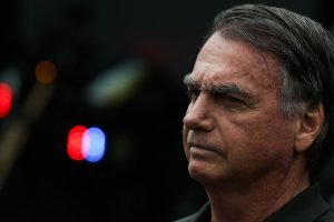 Bolsonaro-arma-seguranca-indiciado-Fabio-Rodrigues-Pozzebom-Agencia-Brasil