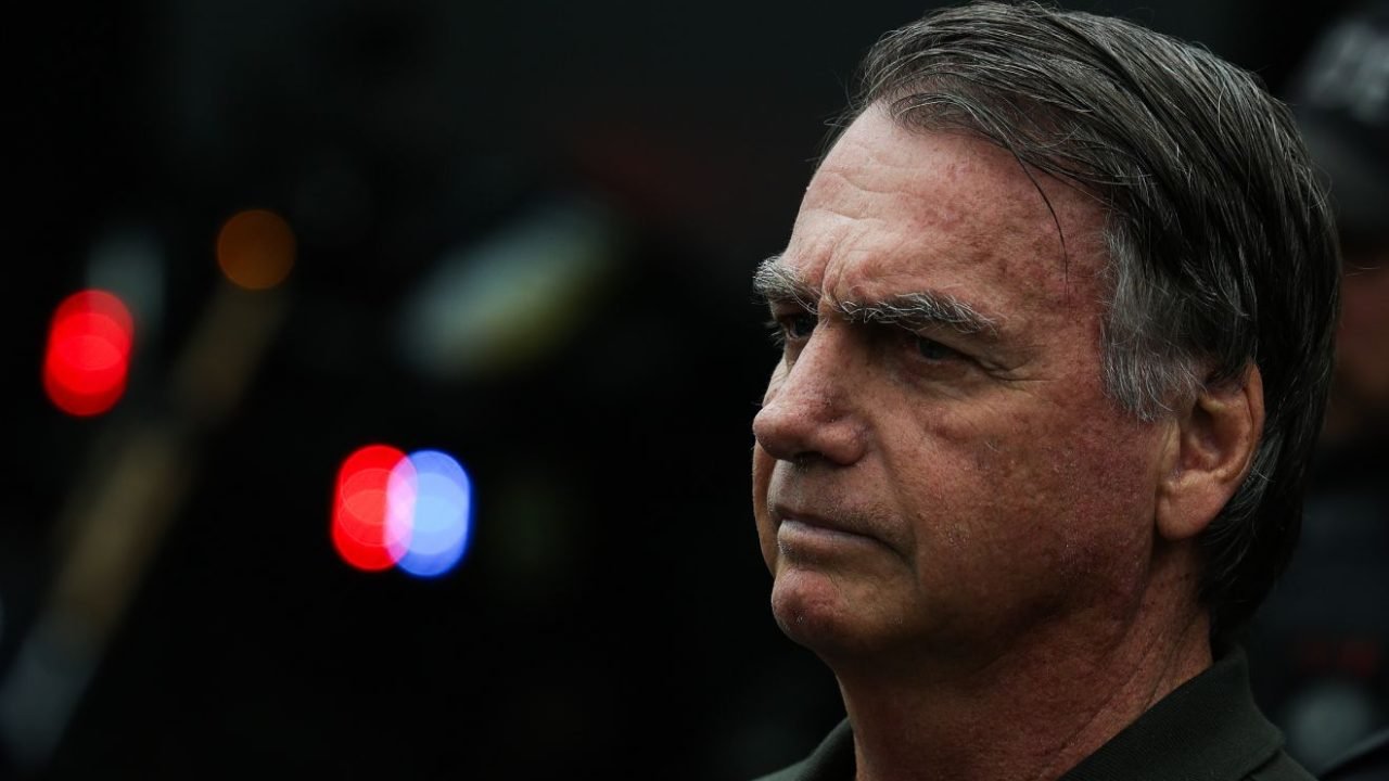 Bolsonaro-arma-seguranca-indiciado-Fabio-Rodrigues-Pozzebom-Agencia-Brasil