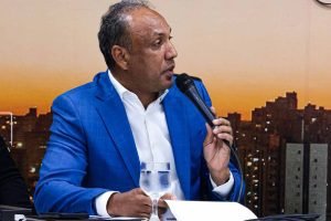 Vereador Junior Coringa (MDB) durante CPI do Consórcio Guaicurus, que apontou ir