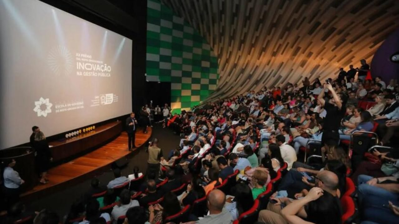Prêmio Inovação. (Reprodução GOVMS/Foto Saul Schramm) — Foto: Prêmio Inovação. (