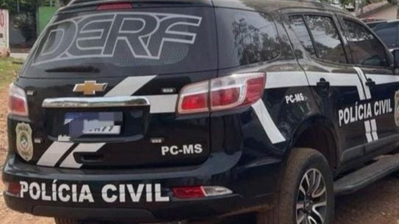 Foto: Homem foi preso por equipe da Derf nesta quarta-feira (18). (Foto: Divulga