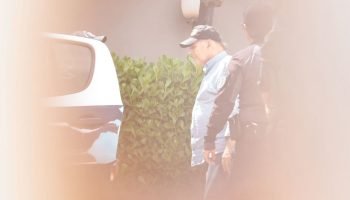 Foto: Alcides Bernal saindo da audiência de custódia. (Foto: Madu Livramento, Mi