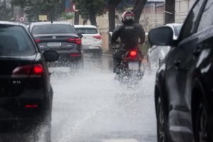 Foto: Motociclista decidiu parar por volta de meia-noite para fazer uma ligação