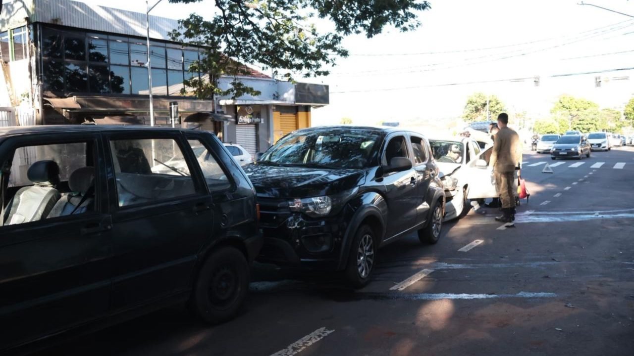 Engavetamento ocorreu na manhã desta sexta-feira. — Foto: Engavetamento ocorreu