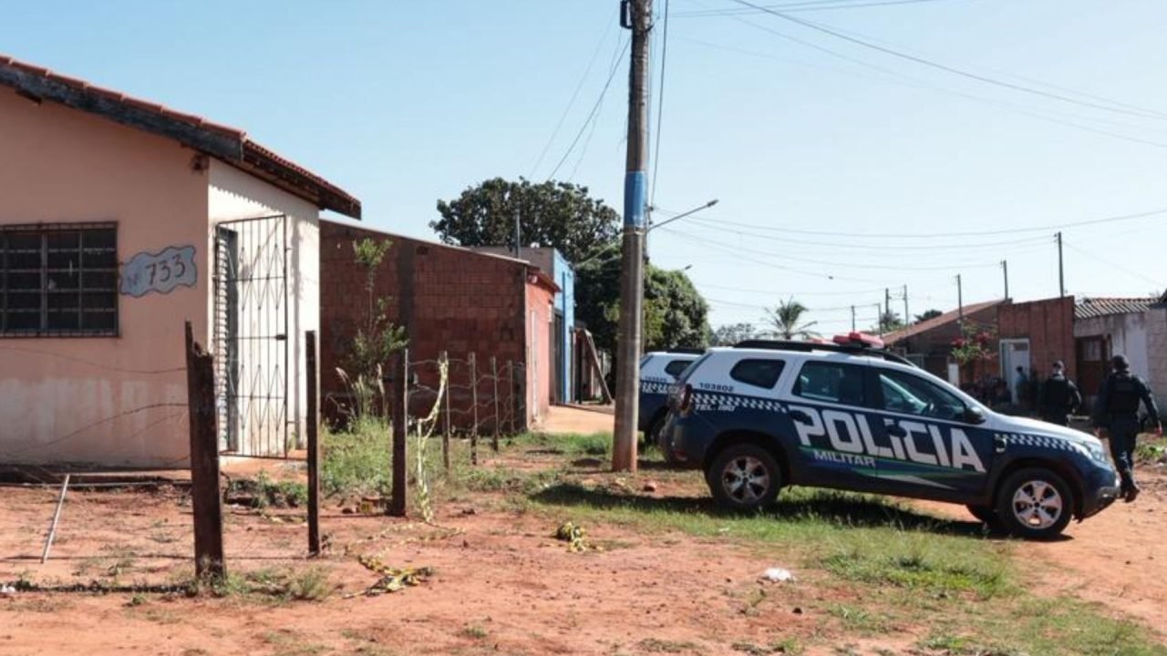 Equipes da Polícia Militar no local. — Foto: Equipes da Polícia Militar no local