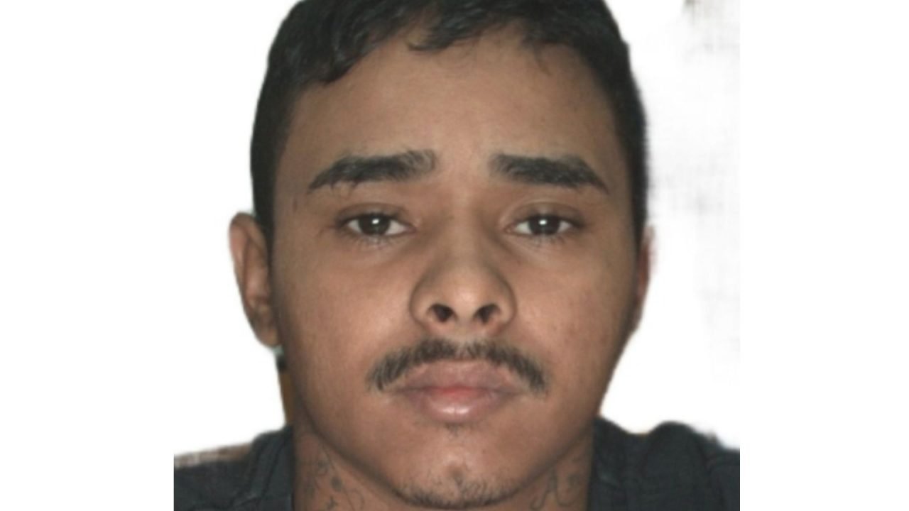 Foto: Jonathan Lucas Pereira é procurado pela polícia. (Reprodução, PCMS)