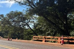 Ponte do Rio Vacaria onde o caminhão caiu. (Foto: Graziela Rezende, Midiamax)