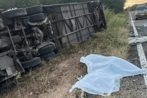 Acidente com ônibus de delegação esportiva deixa sete mortos no Ceará — Foto: Ac