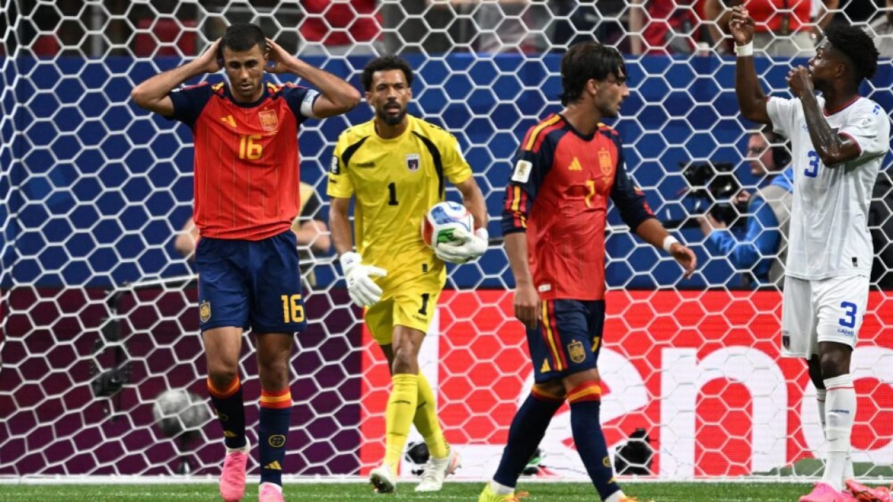 Seleção da Espanha durante a partida contra Cabo Verde — Foto: Seleção da Espanh