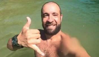O surfista foi atingido no peito pelo animal. (Foto: Reprodução/ Redes Sociais)