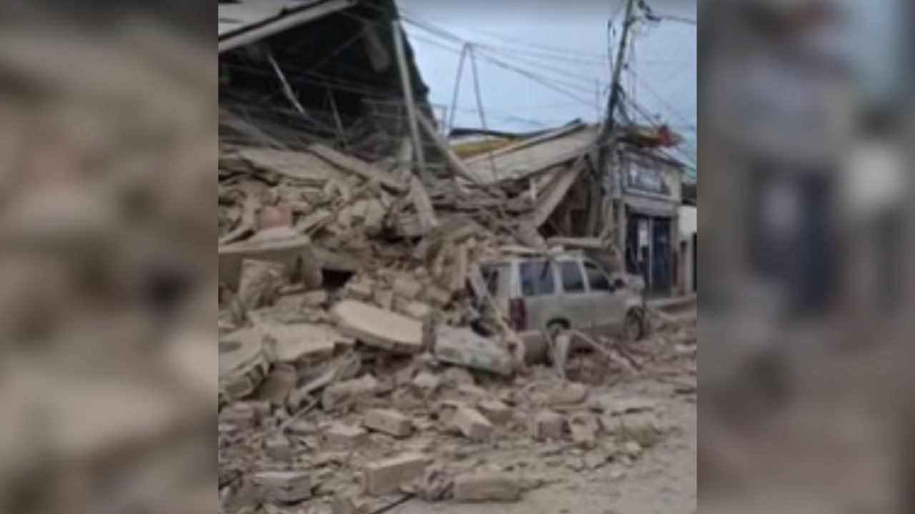 Os terremotos tiveram magnitude de 7,2 e 7,5 na Venezuela. — Foto: Os terremotos