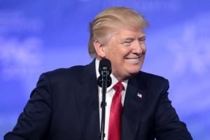 Donald-Trump-enviados-negociacoes-Ira-Gage-Skidmore