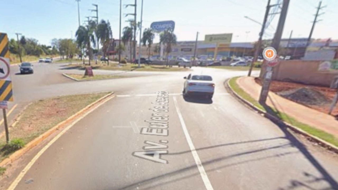 Licitação era voltada ao reordenamento do cruzamento. — Foto: Licitação era volt