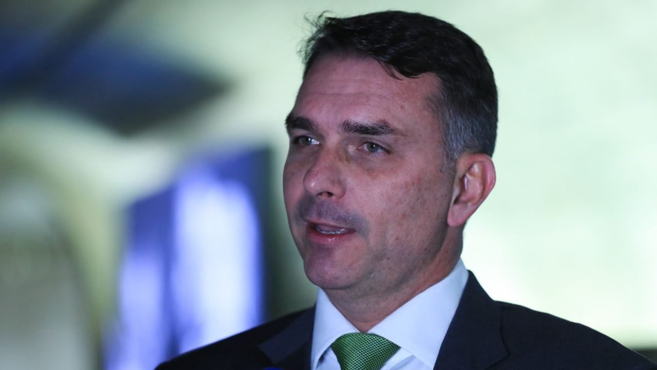 Flavio-Bolsonaro-dificuldades-palanques-nordeste-Pedro-Franca-Agencia-Senado