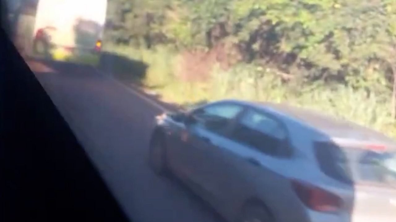 Acidente com trabalhadores aconteceu na manhã desta segunda-feira (23). — Foto: