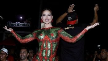 Famosas Sambam em Ensaio da Grande Rio