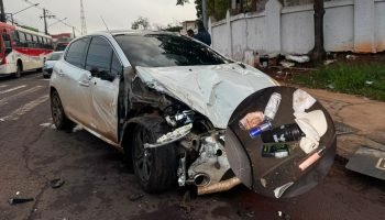 Carro que bateu contra carreta - Foto: Pietra Dorneles, Jornal Midiamax