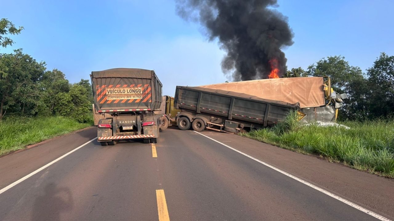 Foto: Duas pessoas ficaram feridas (Divulgação PC)