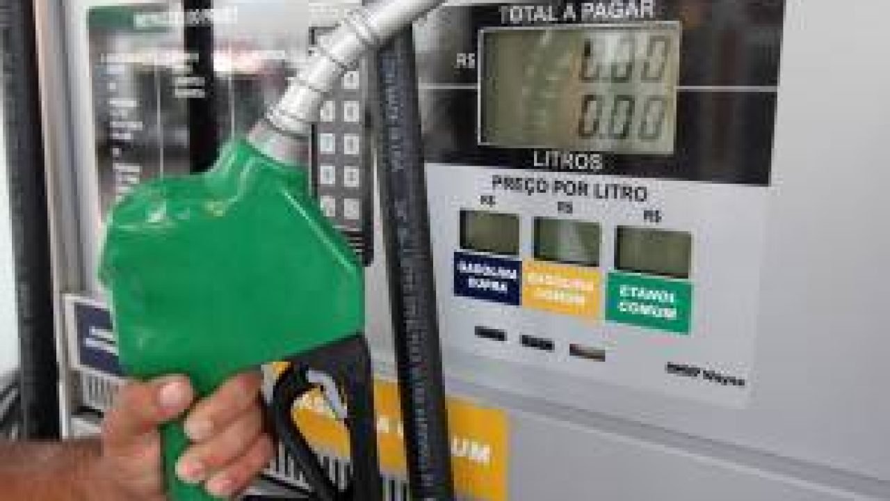 Etanol fecha dezembro como o combustível que mais subiu em 2025