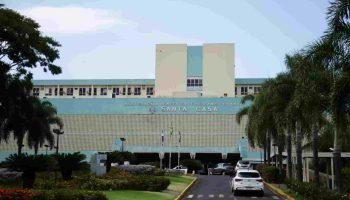 Rapaz está internado na Santa Casa de Campo Grande. — Foto: Rapaz está internado