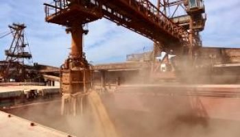 Economia brasileira enfrenta desafios em 2025