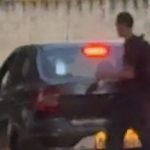 Foto: Suspeito deixando a delegacia na terça-feira. (Foto: Leo de França, Midiam