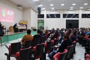Professores-de-Campo-Grande-reunidos-em-assembleia-da-ACP-Madu-Livramento-Jornal-Midiamax-4