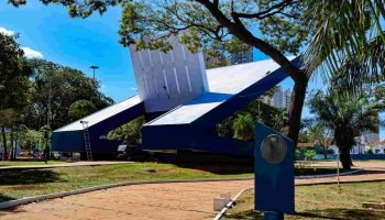 Revitalização e pintura da concha acústica da praça do rádio — Foto: Revitalizaç