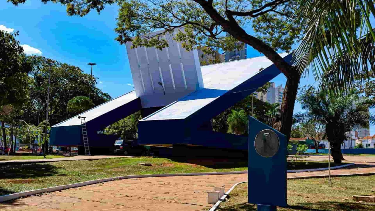Revitalização e pintura da concha acústica da praça do rádio — Foto: Revitalizaç