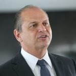 O líder do governo na Câmara, o deputado federal Ricardo Barros, fala à imprensa no Palácio do Planalto