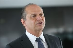O líder do governo na Câmara, o deputado federal Ricardo Barros, fala à imprensa no Palácio do Planalto