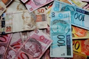 SNs8zB77-dinheiro-2-2