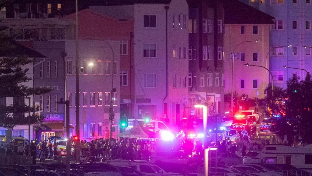 Atiradores de atentado terrorista na Austrália eram pai e filho