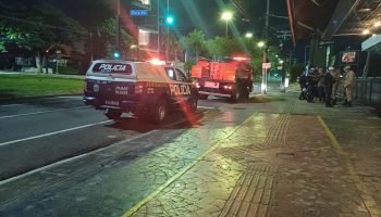 Foto: Motociclista foi levado para atendimento (Midiamax)