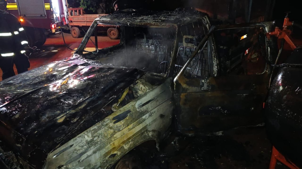 Caminhonete destruída. (Foto: Divulgação/CBMS)