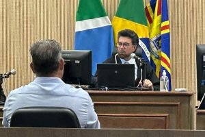 Vítima durante julgamento. (Foto: Leo de França, Jornal Midiamax)