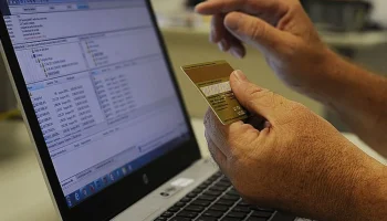 YVY8tzEC-golpe-na-internet