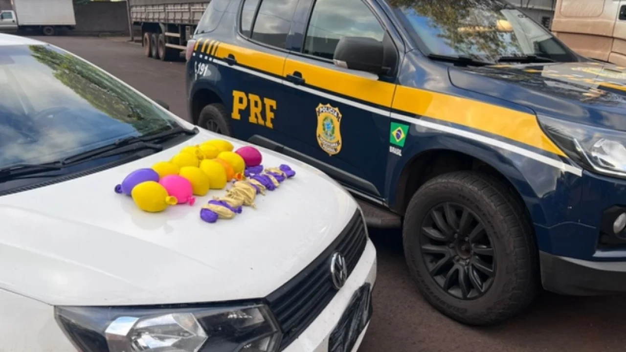 Veículo apreendido com droga — Foto: Veículo apreendido com droga - Foto: PRF/Di