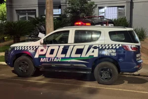 Foto: Motociclista recusou o teste do bafômetro e foi preso após a polícia const