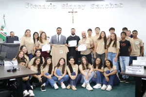 Vereador e homenageados — Foto: Vereador e homenageados - Foto: Câmara de Nova A