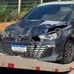 Foto: Acidente deixou veículo danificado. (Leo de França, Jornal Midiamax)