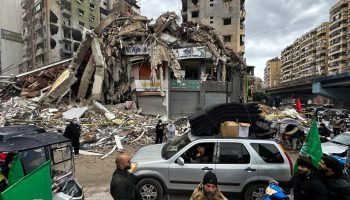 Bombardeios de Israel no sul de Beirute deixam três mortos — Foto: Bombardeios d