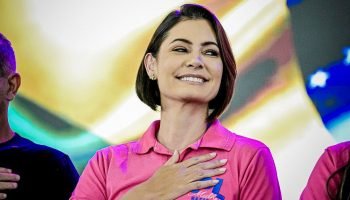Michelle Bolsonaro disse que Flávio a humilhou em um telefonema. — Foto: Michell