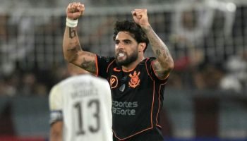 afp__20260410__a7c29lt__v1__midres__fbllibertadoresplatensecorinthians-750x500-1