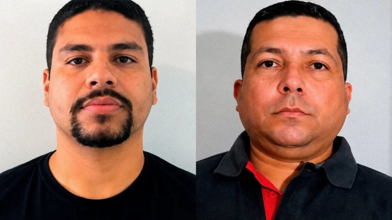 Policiais civis mortos dentro de viatura. (Foto: Reprodução)